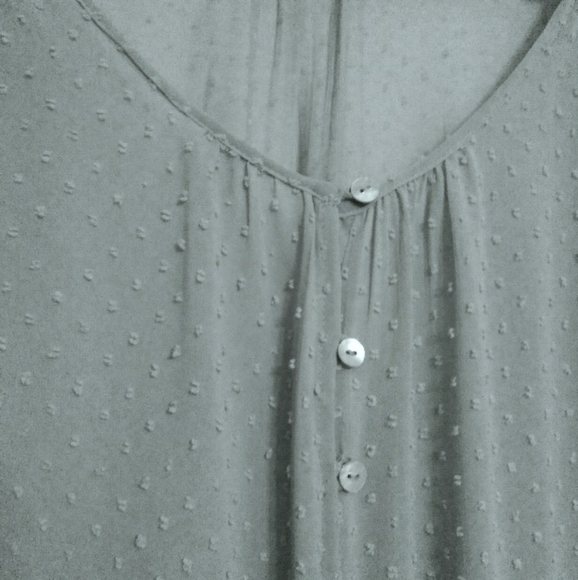 🎁The Limited Gray Sheer Dotted V-neck Top/Blouse - Picture 3 of 9